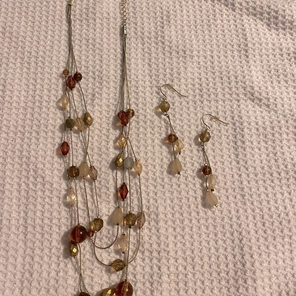 Necklace/earring set